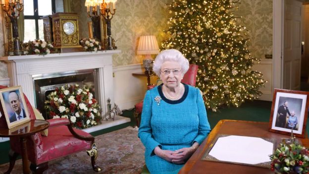 Saray keşikçisi az qala Britaniya kraliçasını səhvən güllələyəcəkmiş