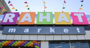 “Rahat market” “Azərsun”un zay mallarını hədiyyə adı ilə alıcılara paylayır -