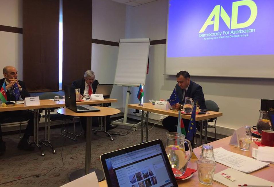 AND Azərbaycandakı vəziyyəti Praqada müzakirəyə çıxardı FOTO VİDEO