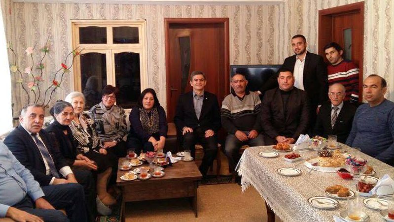 AXCP rəhbərliyi siyasi məhbus ailələrini ziyarət edib FOTO