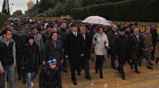 Müxalifət Şəhidlər Xiyabanını ziyarətlə 2 aprel şəhidlərini yad etdi FOTO VİDEO