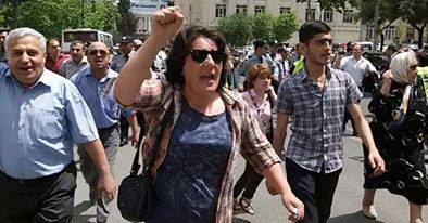 Gözəl Bayramlının bacısı: “Bir qadının ölümü ilə əllərinə nə keçəcək?”