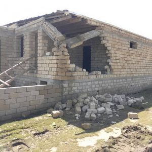 Abşeron İcra Hakimiyyəti jurnalistin sənədli evini sökür