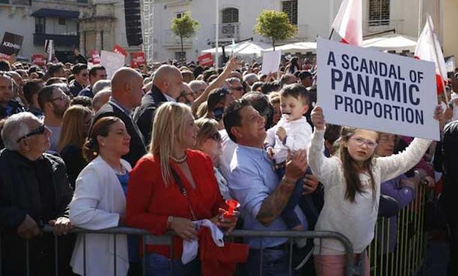 Malta hökumətində istefalar başladı
