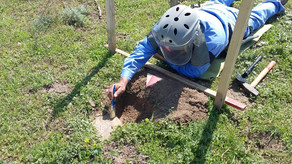 Azərbaycanda iki nəfər minaya düşüb