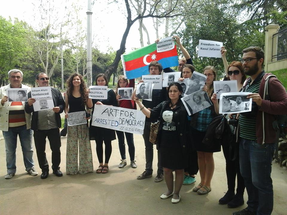 Əfqan Muxtarlıya görə Gürcüstanda etirazlar başladı (Video)