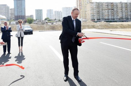 İki qırmızı lent və beton maneələrlə kəsilən yollar FOTO