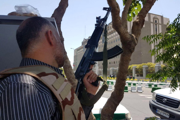 İŞİD İranda nə edir?