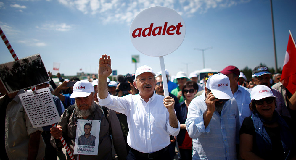 Kılıçdaroğlu Azәrbaycanda yürüyә bilәrdimi?