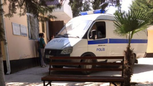 “İşıq məhbusları”nın məhkəməsi təcili yardımla başladı