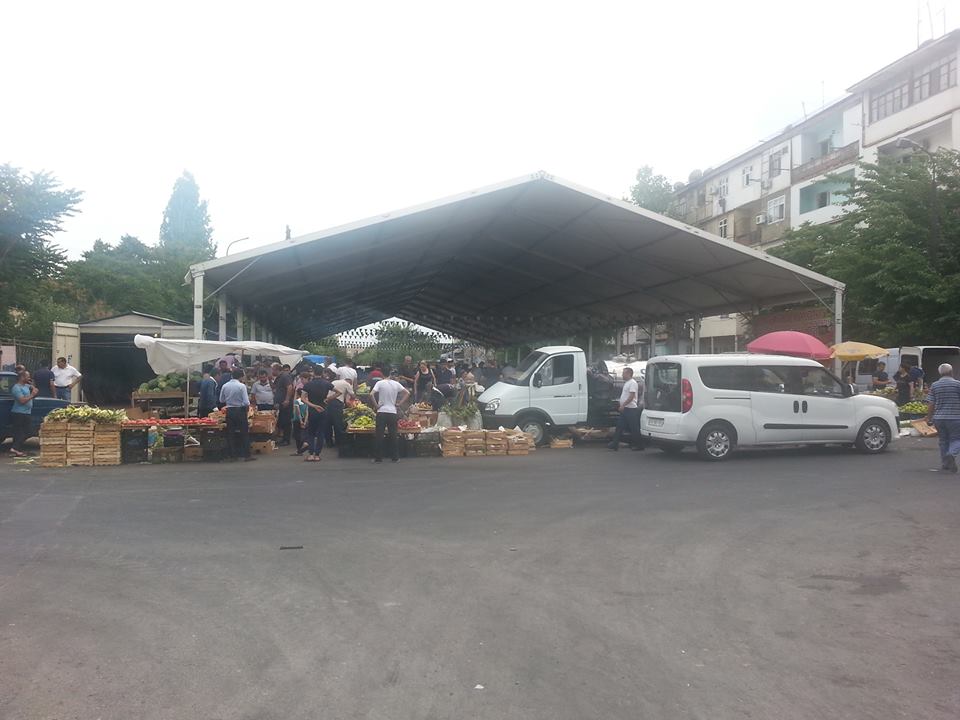 Əkəndə yox, biçəndə yox… satanda ortaq qardaş