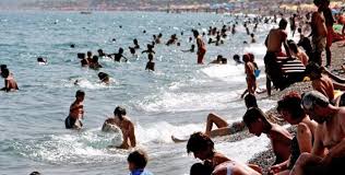 Şıxov çimərliyində əfqan turisti qarət etdilər