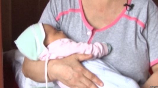 “Körpəmin yiyəsizlər qəbiristanlığında basdırıldığını dedilər”