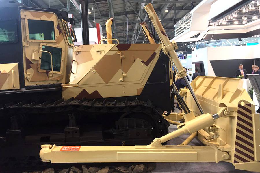 Ruslar zirehli buldozer düzəltdilər