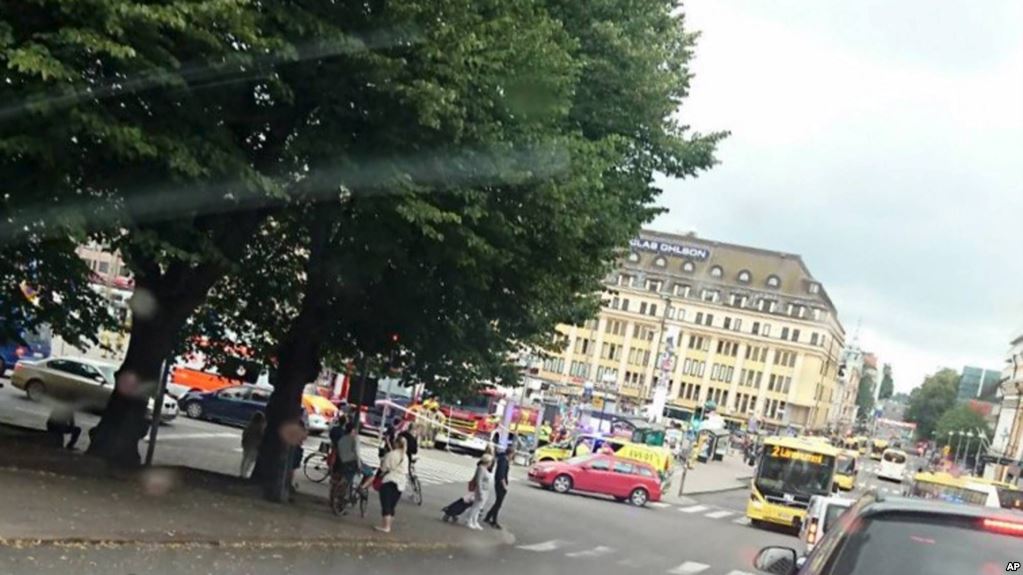 Finlandiyada terakt:  2 ölü, 10 yaralı