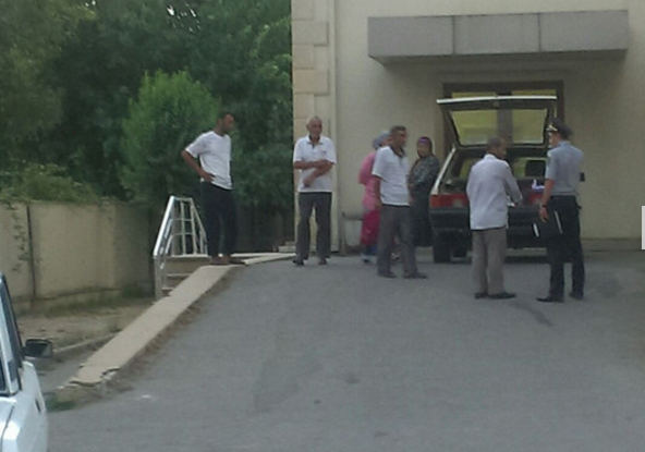 Həkimlər daha bir körpəni öldürdülər