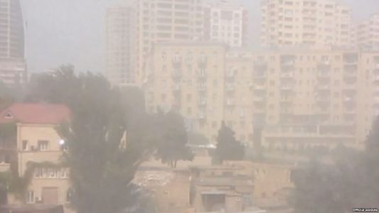 Bakının havasında tozun miqdarı sanitar normanı bir neçə dəfə keçib