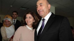 Mövlud Çavuşoğlunun arvadı Filippində qarət olundu