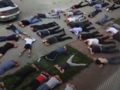 Rusiya xüsusi təyinatlıları Azərbaycandan olan avtoritetləri döşəməyə yatırtdı