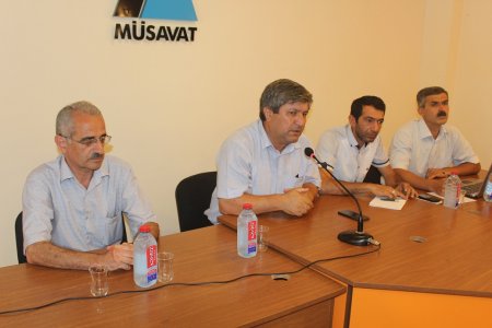 İctimaiyyət Mehman Əliyevin həbsinə görə toplandı
