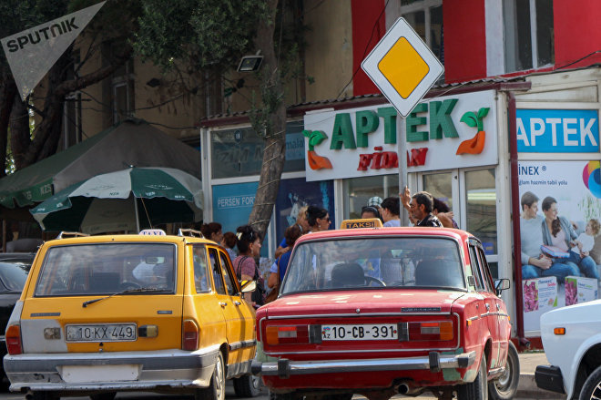 Çarəsiz qadınların son ümid yeri – “qul bazarı”