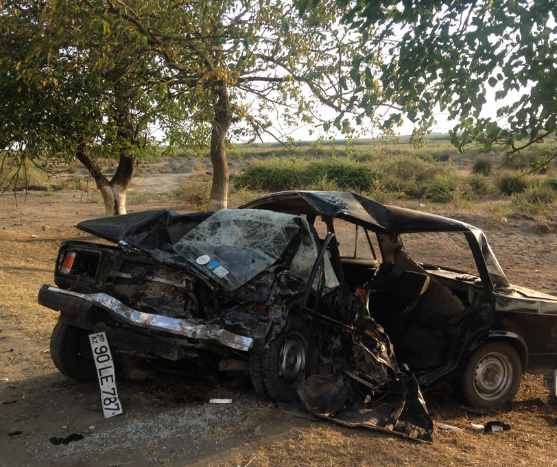 Lənkəranda ağır qəza, ölənlər və yaralananlar var
