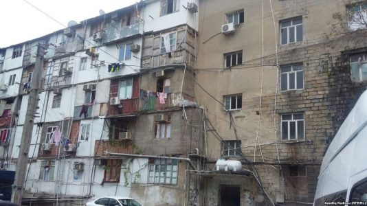 “Başımıza çirkab axıdılır”