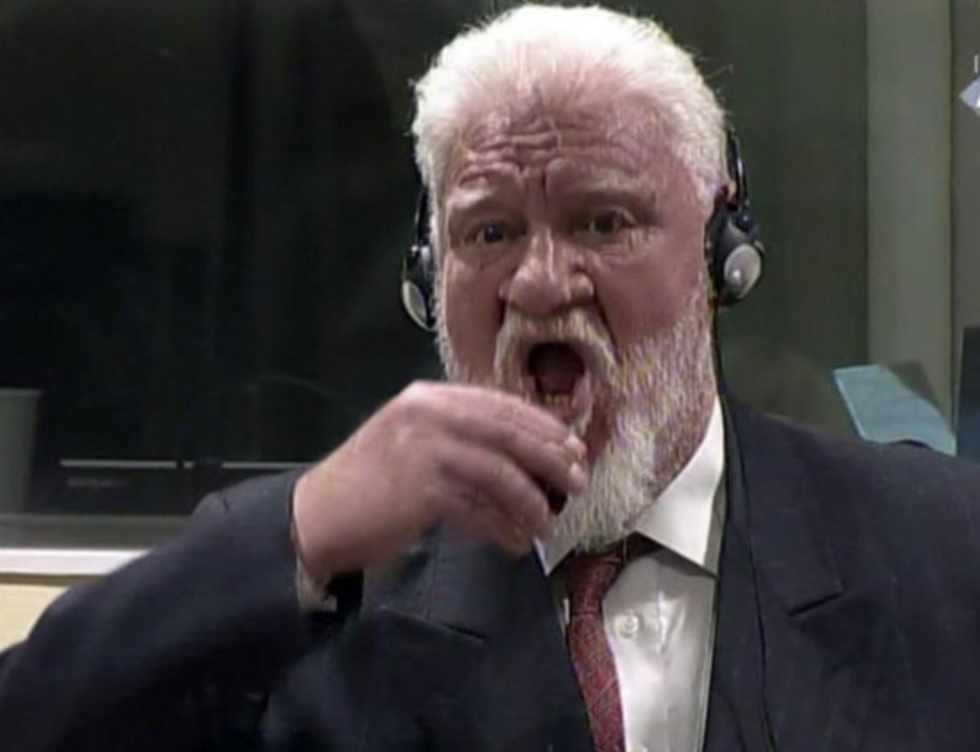 Xorvatiyalı general məhkəmədə zəhər içərək, özünü öldürdü VİDEO