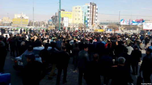 İranda “Diktatora ölüm” şüarları ilə kütləvi etirazlar VİDEO