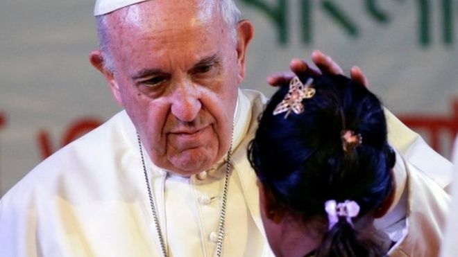 Roma papası mühacirləri qovmamağa çağırıb