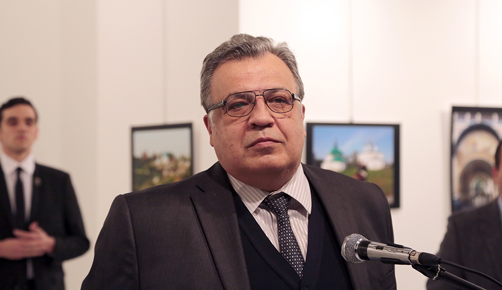 Rusiya səfiri öldürülən sərginin təşkilatçısı həbs olundu