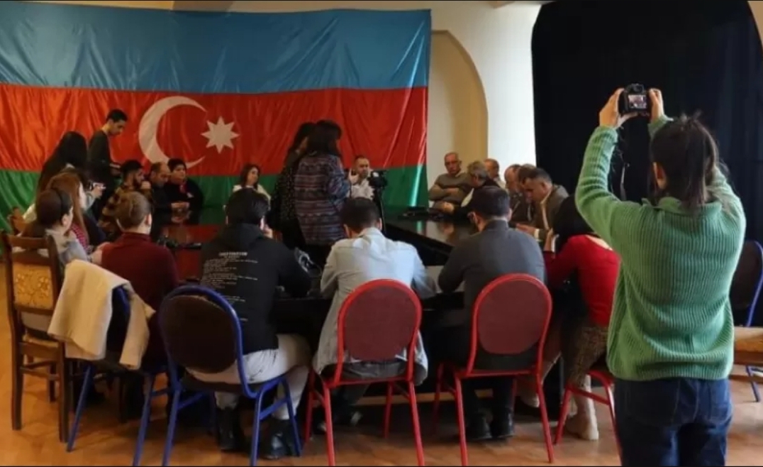 Azad səslər media reyestrinin əleyhinədir