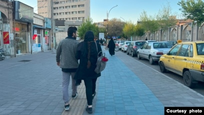 Şərqi Azərbaycanda hicab qaydalarına görə iş yerlərinin möhürlənməsi davam edir