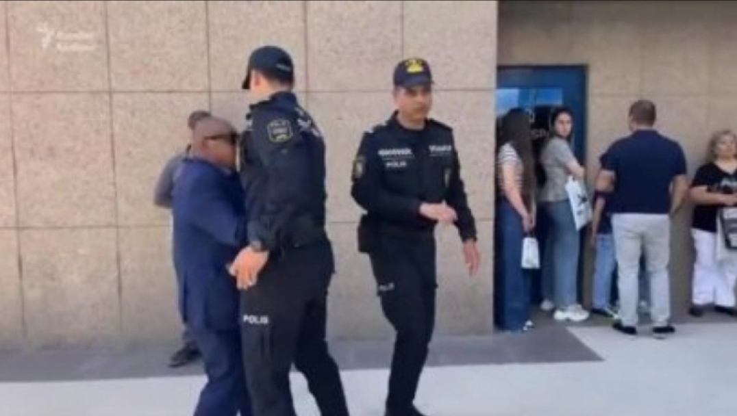 Keçmiş “Bank Standard”ın əmanətçiləri Azərbaycan Mərkəzi Bankının qarşısında etiraz aksiyası keçiriblər