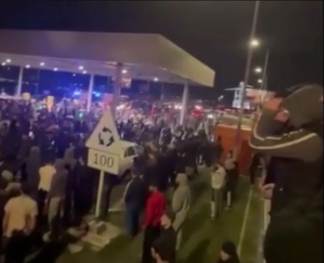 Mahaçqala hava limanı dağıdılıb, lakin azad edilib, yəhudilər Dağıstanı tərk etməyə hazırlaşır