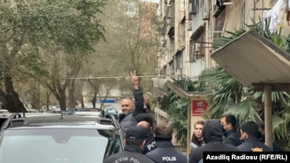 Ülvi Həsənli qaçaqmalçılıqda ittiham edilir