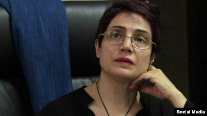 İranda tanınmış vəkil həbsxanadan buraxıldı, hicabsız fotosu paylaşıldı