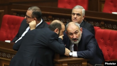 Ermənistan rəhbərliyi yeni konstitusiya barədə yekun qərarı hələ qəbul etməyib