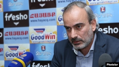 Paşinyanın hökumətinə qarşı çıxan partiya liderlərinin evlərində axtarış keçirilib